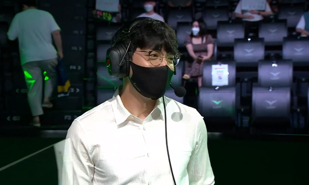 开云官网-HKA翻盘CLG，ShowMaker关键团战开团秒人焦点之战2025世界赛，锁定晋级资格的简单介绍