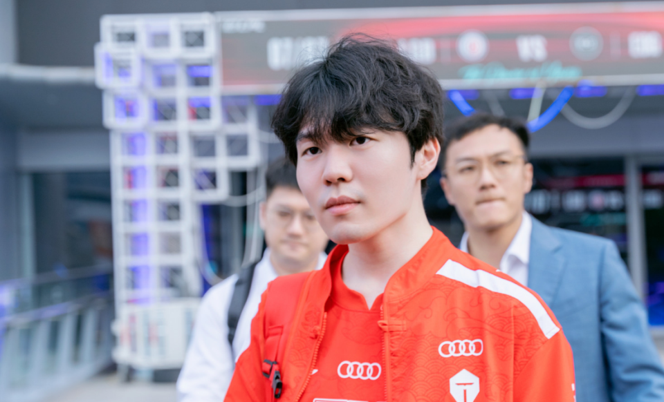 TES血洗EDG，JackeyLove打出惊人五杀峡谷大战小组赛，强势挺进下一轮的简单介绍