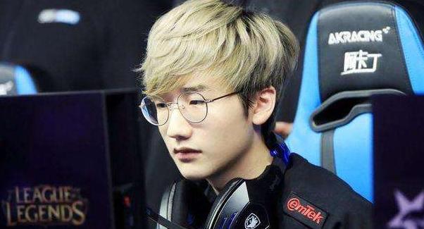 开云APP-包含FLY完胜FNC，Peanut高光表现的词条