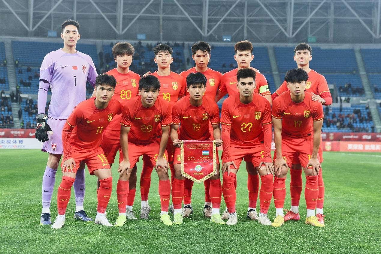 中国队决心登顶国际足球赛事，备战夺冠