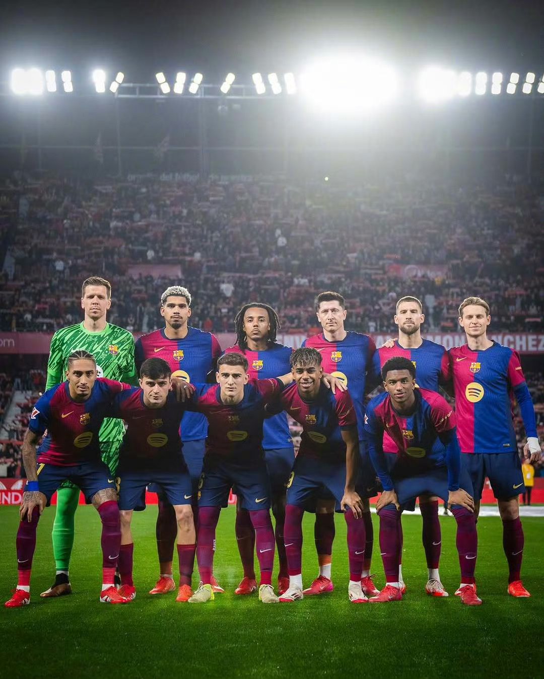 开云体育官方网站-巴塞罗那球员表现出色，球队迎来连胜的简单介绍