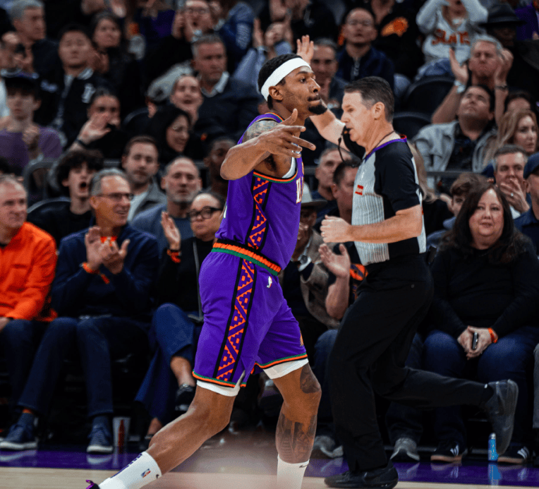 包含「黄蜂客场战胜魔术击败对手」的词条 包含「黄蜂客场战胜魔术击败对手」的词条