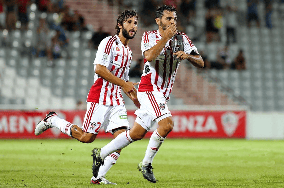 巴黎FC主力中场因伤缺阵,对球队影响不小的简单介绍 巴黎FC主力中场因伤缺阵,对球队影响不小的简单介绍