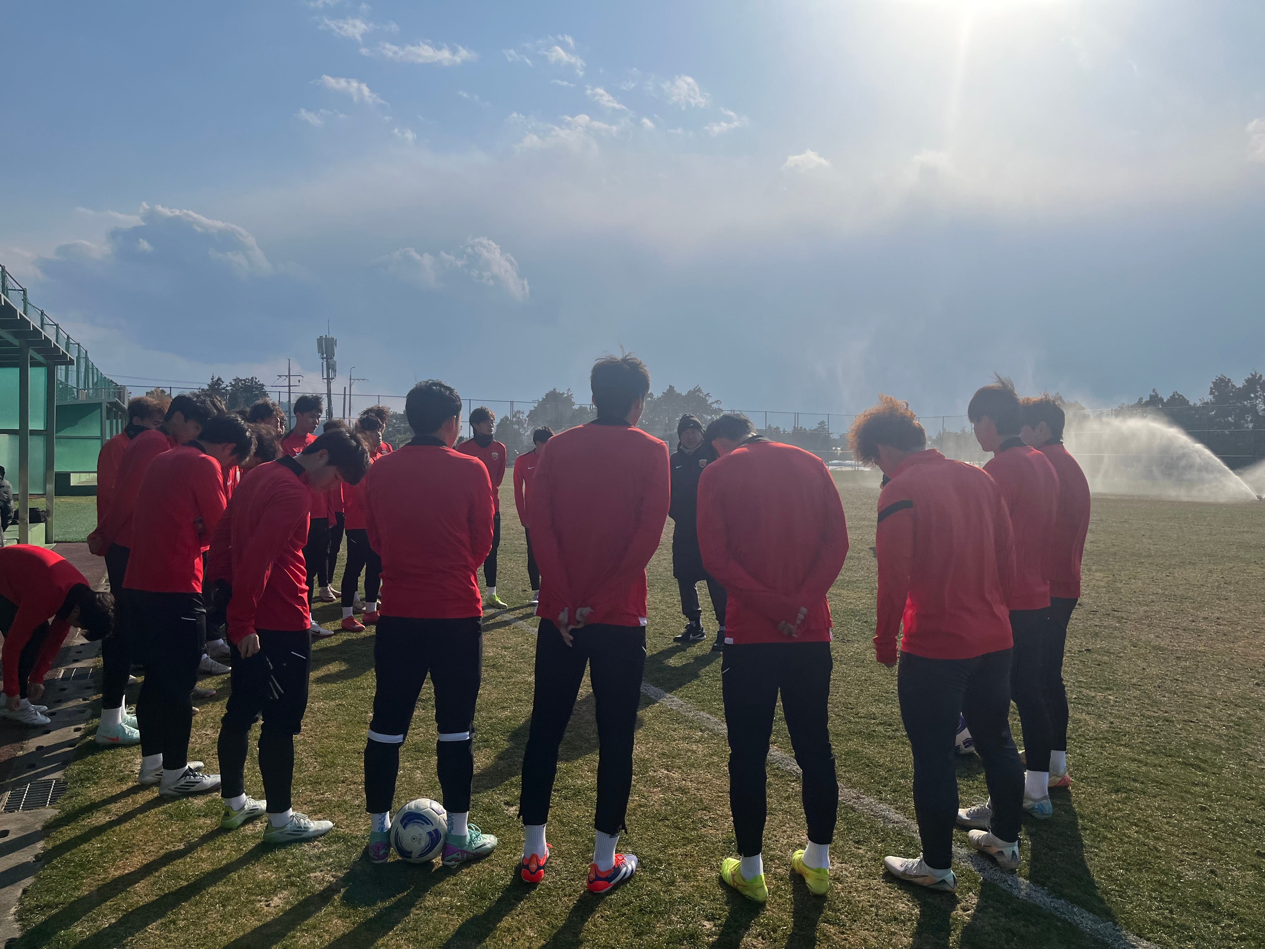 包含以一敌众,球队成功拼搏晋级的词条 包含以一敌众,球队成功拼搏晋级的词条