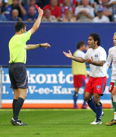 汉堡球迷示威抗议,俱乐部管理层面临压力的简单介绍 汉堡球迷示威抗议,俱乐部管理层面临压力的简单介绍