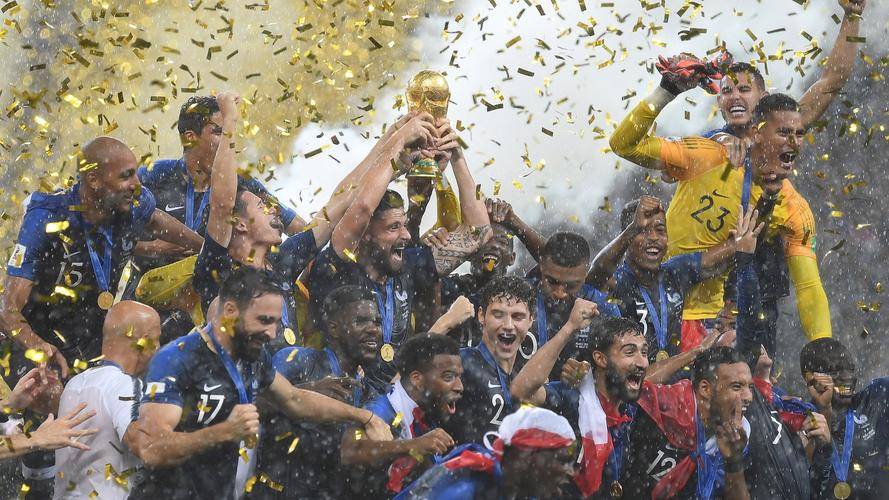 尤文图斯客场对阵那不勒斯，豪门之争血雨腥风的简单介绍