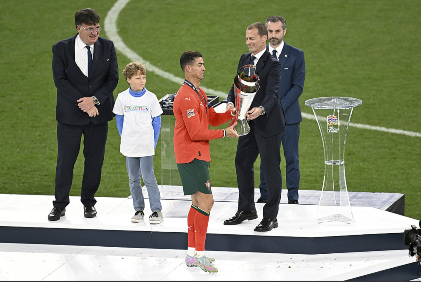 开云足球直播-葡萄牙绝杀皇马，C罗关键制胜