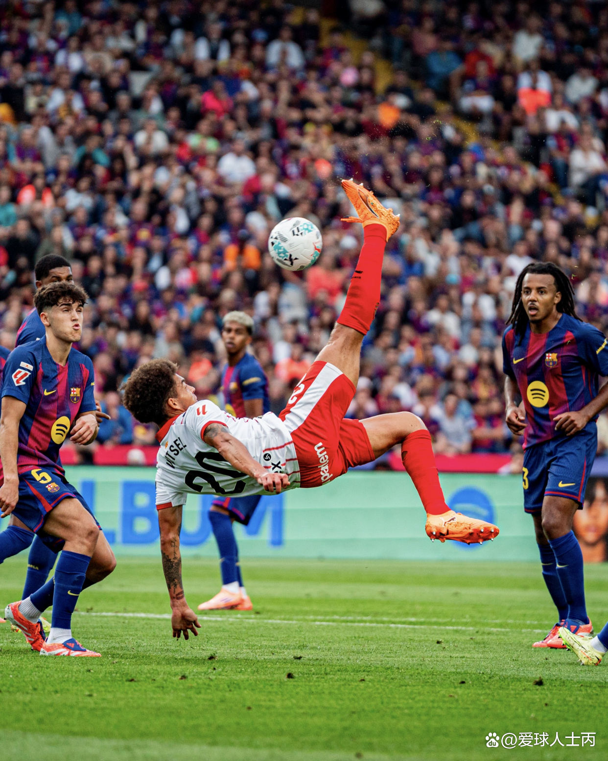 巴萨绝杀拜仁，格纳布里带队取胜