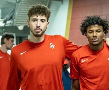 开云体育app-尼克斯翻盘广东队，欧文状态火热