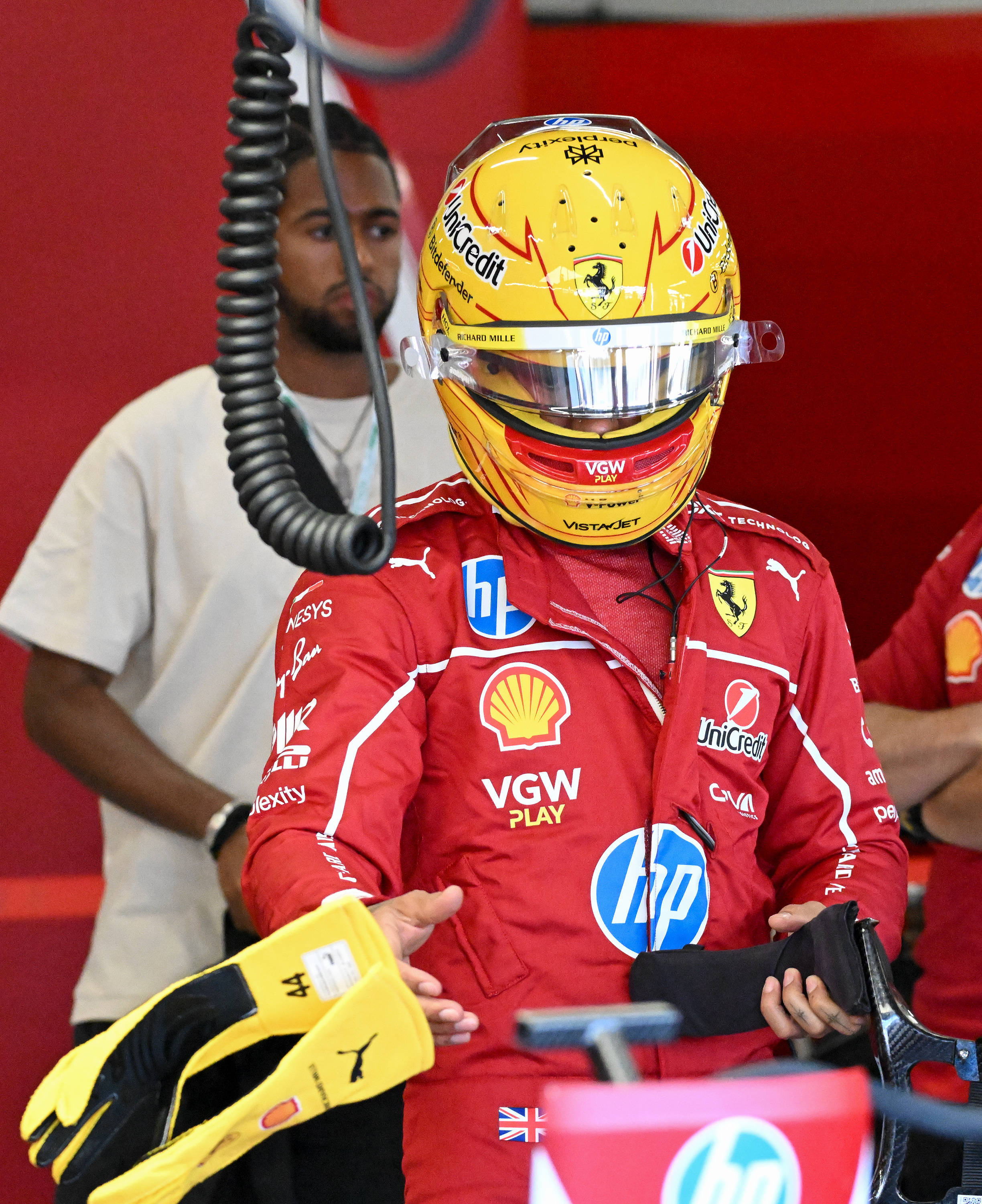 包含哈斯车队完胜梅赛德斯，勒克莱尔高光表现的词条