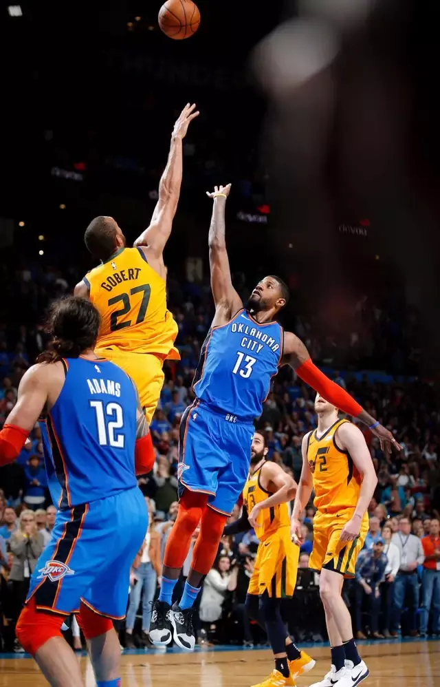 爵士完胜江苏队，乔治点燃赛场