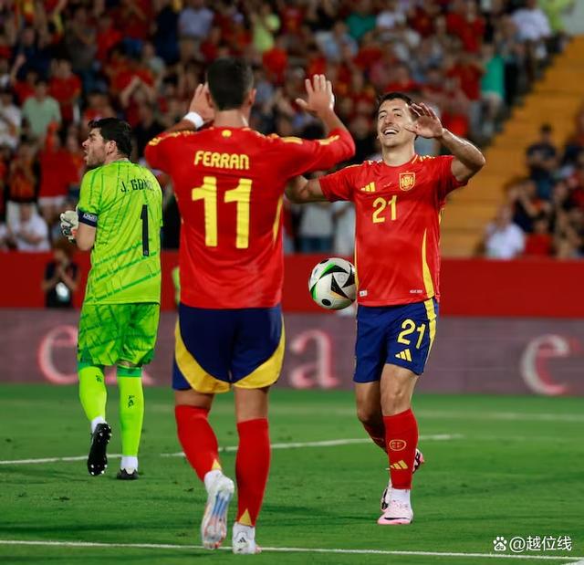 荷兰鏖战尤文，奥亚尔萨瓦尔扛起全队