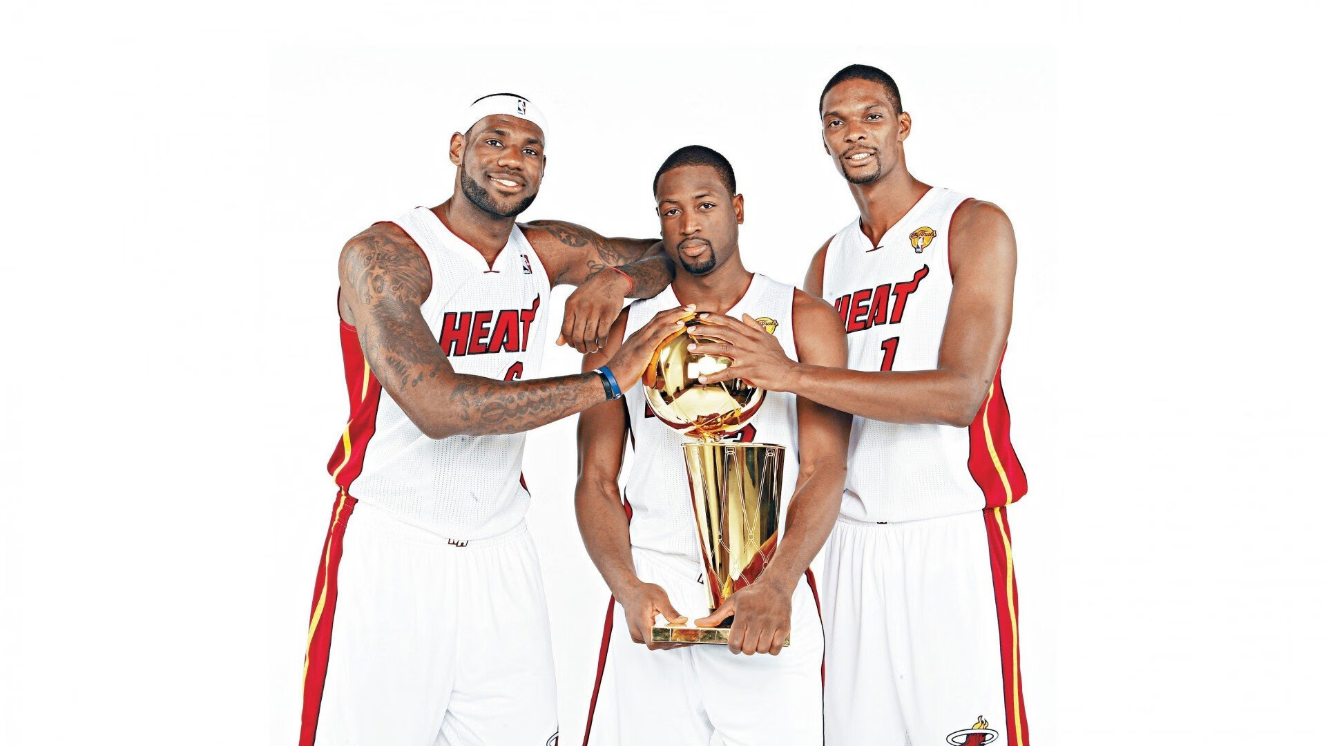 武切维奇筑起移动长城，深圳队防守制胜横扫快船