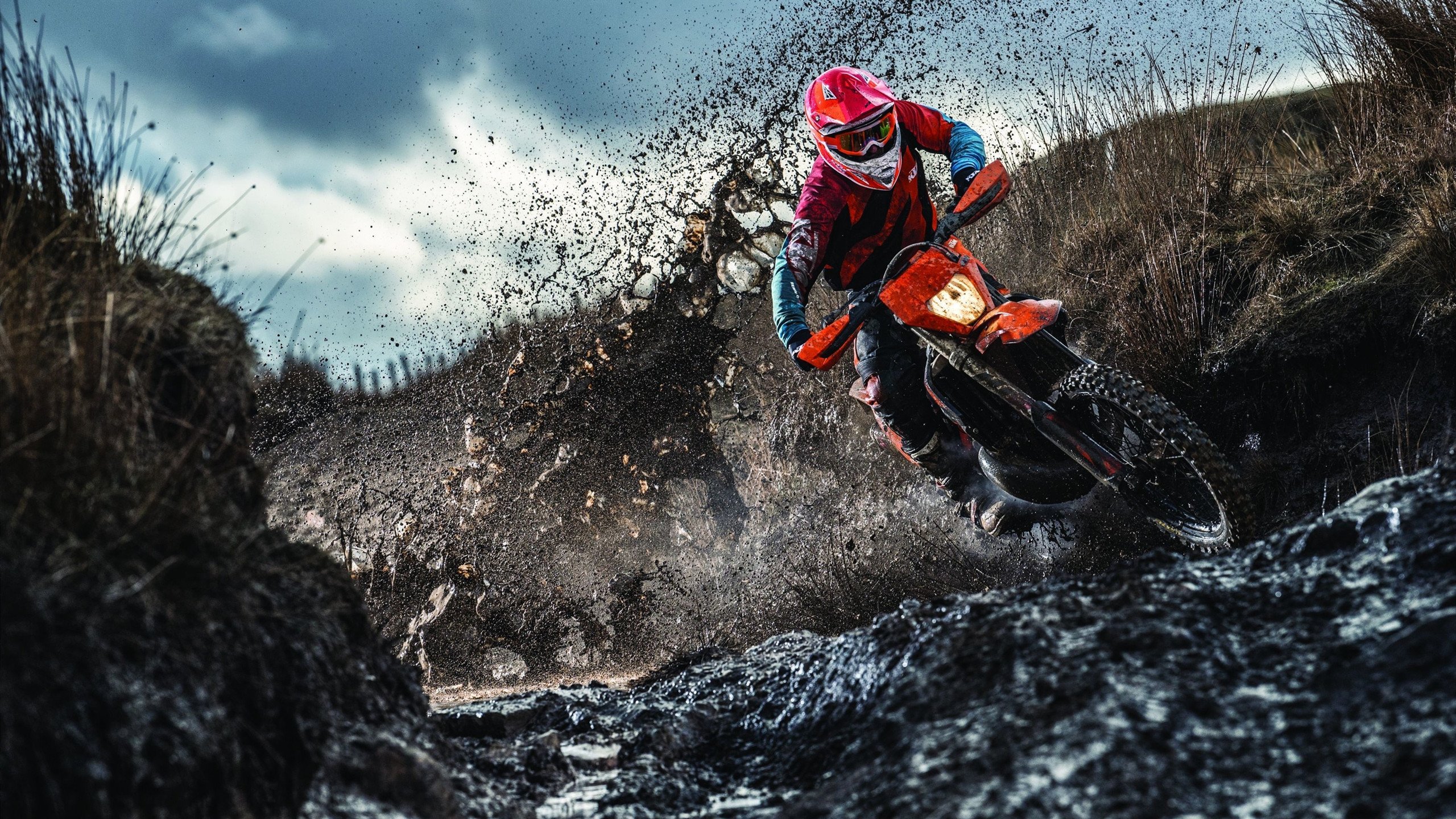 绿茵双城记，AC米兰轻取日本商业赛，哈兰德刷新纪录定义新时代